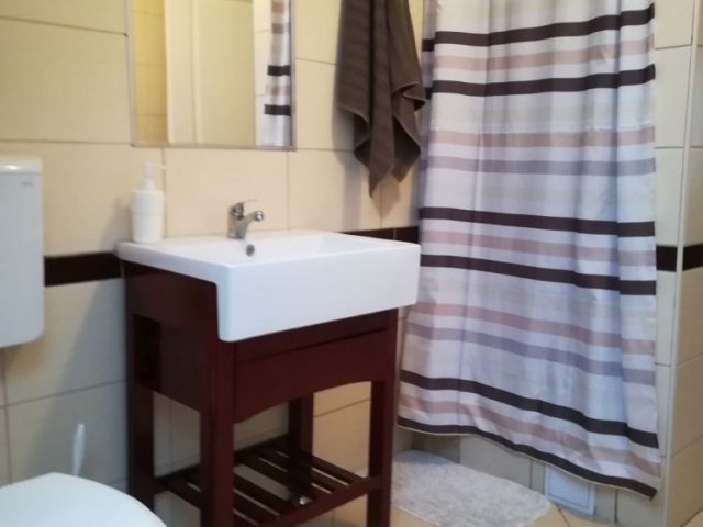 Emeleti jobb fürdő szállás Cserkút, Cserkút szállás, vendégház Cserkút, Cserkút vendégház, apartman Cserkút, cserkúti apartman, cserkúti szállás, cserkúti vendégház